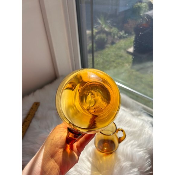 Vintage art glass amber drinking pitchers mini 2 - mismatched set - Picture 4 of 6